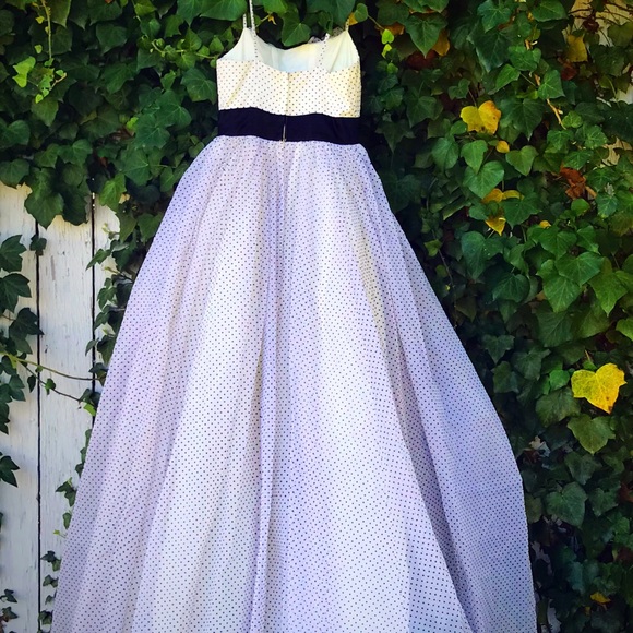 Stunning Authentic Vintage Mike Benet Gown. - Picture 4 of 5
